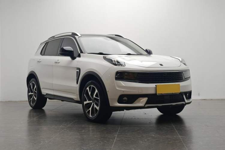 Used Lynk & Co 01 2017 2.0T Four-Wheel Drive Pro Edition Front Right 45 Deg