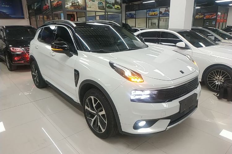 Used Lynk & Co 01 2017 2.0T Four-Wheel Drive Pro Edition Front Right 45 Deg