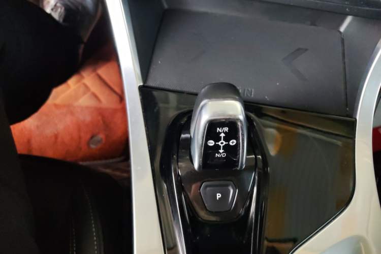 Used Lynk & Co 01 2017 2.0T Two-Wheel Drive Pro Edition Gear Lever