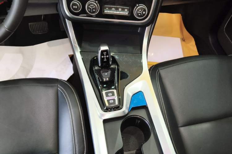 Used Lynk & Co 01 2017 2.0T Two-Wheel Drive Pro Edition Gear Lever