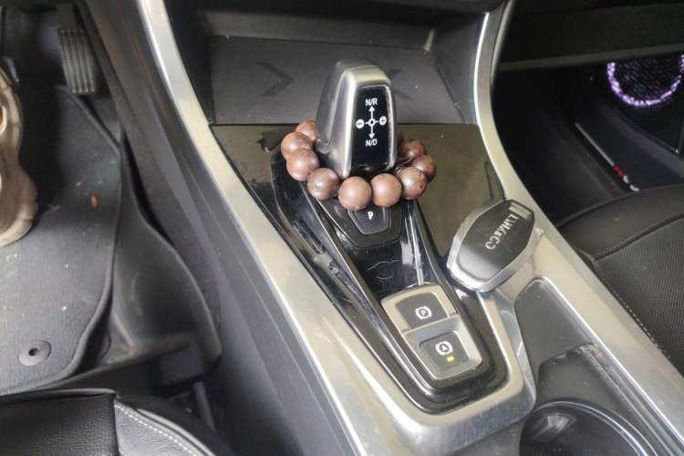 Used Lynk & Co 01 2017 2.0T Two-Wheel Drive Pro Edition Gear Lever