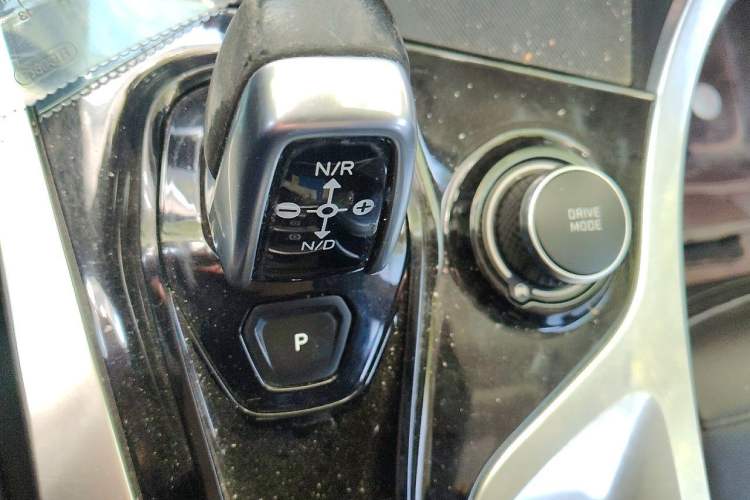 Used Lynk & Co 01 2017 2.0T Four-Wheel Drive Pro Edition Gear Lever