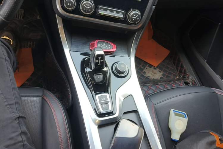 Used Lynk & Co 01 2017 2.0T Four-Wheel Drive Pro Edition Gear Lever