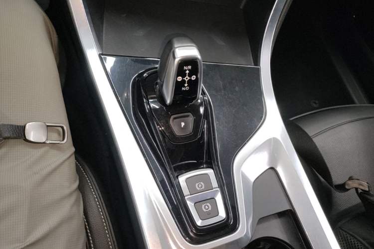 Used Lynk & Co 01 2017 2.0T Two-Wheel Drive Pro Edition Gear Lever