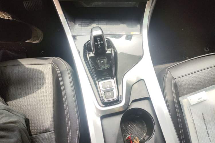 Used Lynk & Co 01 2017 2.0T Two-Wheel Drive Pro Edition Gear Lever