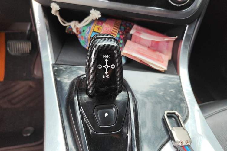 Used Lynk & Co 01 2017 2.0T Two-Wheel-Drive Version Gear Lever