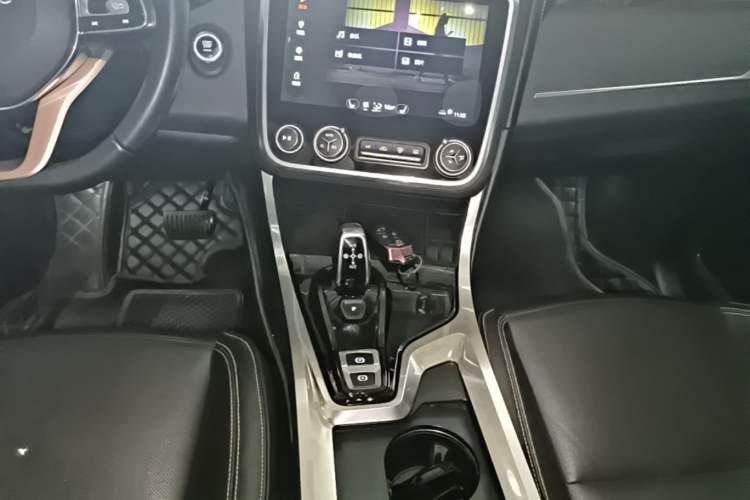 Used Lynk & Co 01 2017 2.0T Two-Wheel Drive Pro Edition Gear Lever