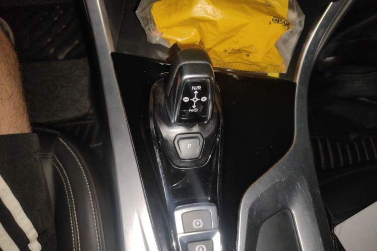Used Lynk & Co 01 2017 2.0T Two-Wheel Drive Pro Edition Gear Lever