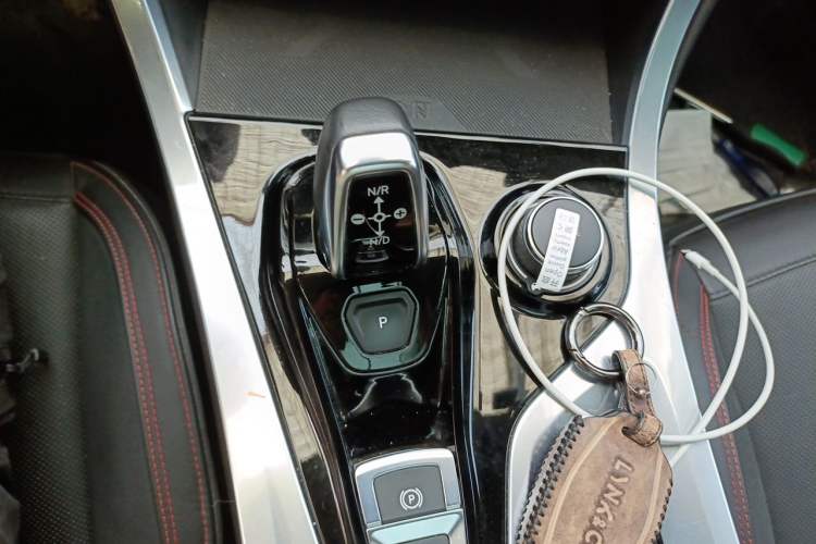 Used Lynk & Co 01 2017 2.0T Four-Wheel Drive Pro Edition Gear Lever