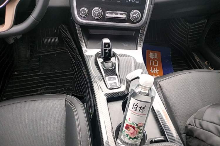 Used Lynk & Co 01 2017 2.0T Two-Wheel Drive Pro Edition Gear Lever