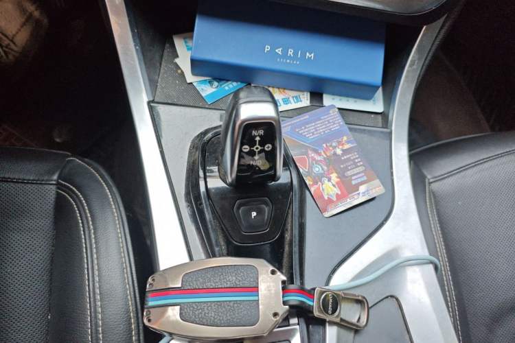 Used Lynk & Co 01 2017 2.0T Two-Wheel Drive Pro Edition Gear Lever