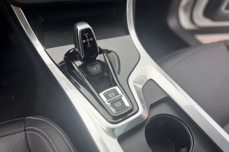 Used Lynk & Co 01 2017 2.0T Two-Wheel Drive Pro Edition Gear Lever