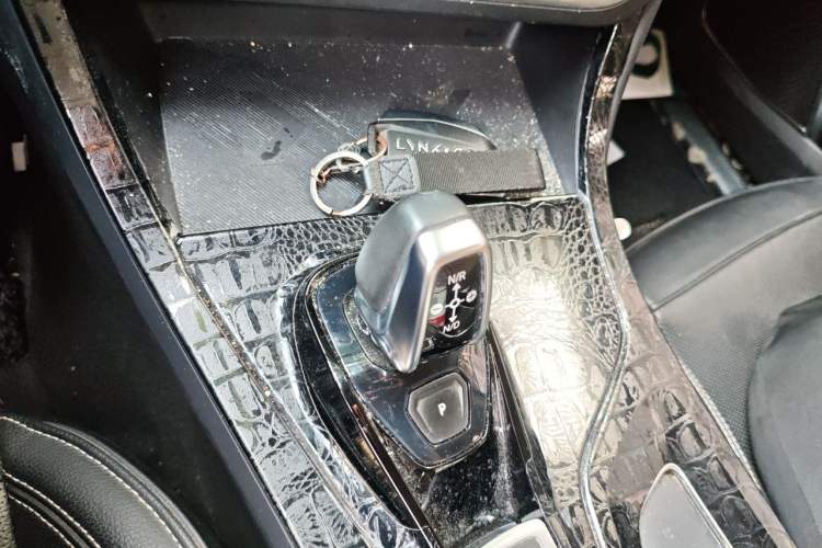 Used Lynk & Co 01 2017 2.0T Two-Wheel Drive Pro Edition Gear Lever