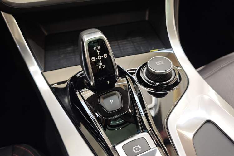 Used Lynk & Co 01 2017 2.0T Four-Wheel Drive Pro Edition Gear Lever