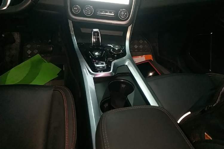 Used Lynk & Co 01 2017 2.0T Four-Wheel Drive Pro Edition Gear Lever