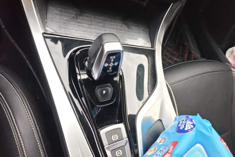 Used Lynk & Co 01 2017 2.0T Two-Wheel Drive Pro Edition Gear Lever