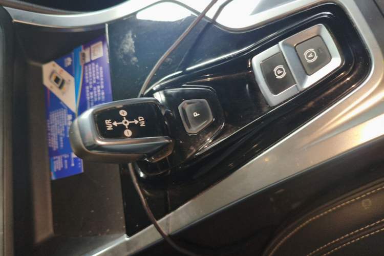 Used Lynk & Co 01 2017 2.0T Two-Wheel Drive Pro Edition Gear Lever