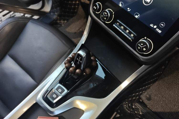 Used Lynk & Co 01 2017 2.0T Two-Wheel Drive Pro Edition Gear Lever
