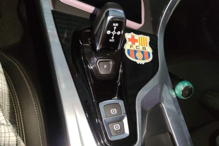 Used Lynk & Co 01 2017 2.0T Two-Wheel Drive Pro Edition Gear Lever
