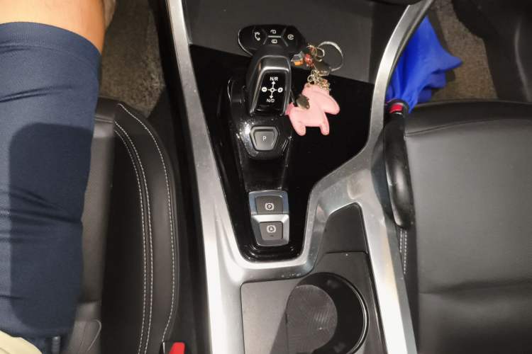 Used Lynk & Co 01 2017 2.0T Two-Wheel Drive Pro Edition Gear Lever