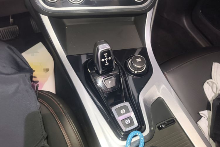 Used Lynk & Co 01 2017 2.0T Four-Wheel Drive Pro Edition Gear Lever