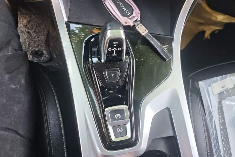 Used Lynk & Co 01 2017 2.0T Two-Wheel-Drive Version Gear Lever