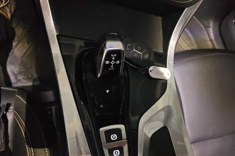 Used Lynk & Co 01 2017 2.0T Two-Wheel-Drive Version Gear Lever