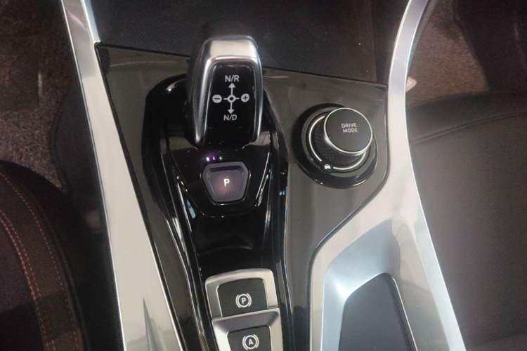 Used Lynk & Co 01 2017 2.0T Four-Wheel Drive Pro Edition Gear Lever