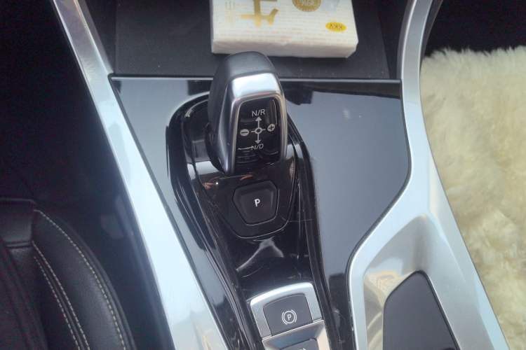 Used Lynk & Co 01 2017 2.0T Two-Wheel Drive Pro Edition Gear Lever