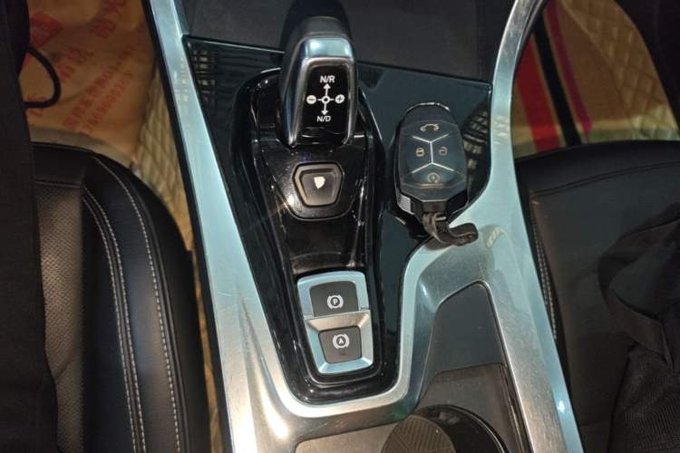 Used Lynk & Co 01 2017 2.0T Two-Wheel Drive Pro Edition Gear Lever