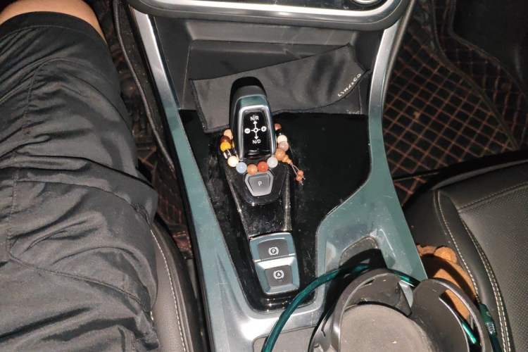 Used Lynk & Co 01 2017 2.0T Two-Wheel Drive Pro Edition Gear Lever