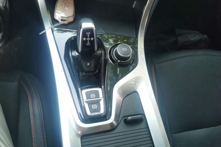 Used Lynk & Co 01 2017 2.0T Four-Wheel Drive Pro Edition Gear Lever