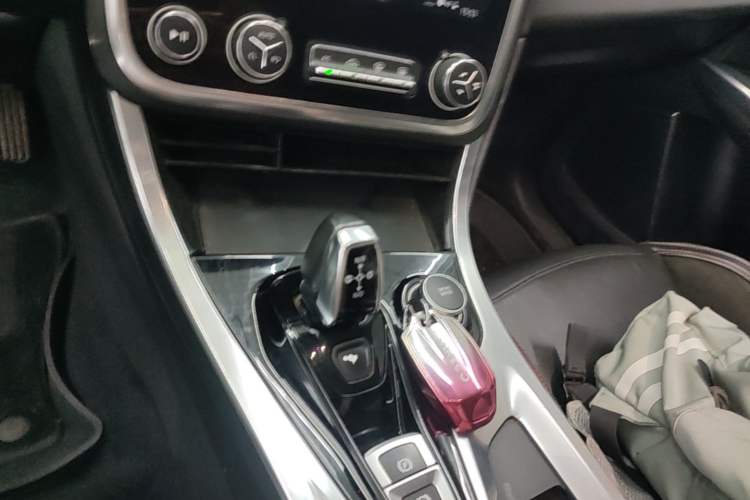 Used Lynk & Co 01 2017 2.0T Four-Wheel Drive Pro Edition Gear Lever