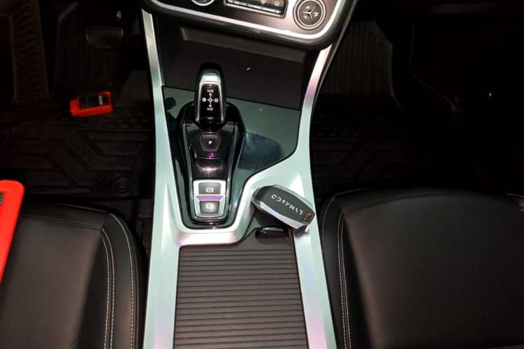 Used Lynk & Co 01 2017 2.0T Two-Wheel Drive Pro Edition Gear Lever