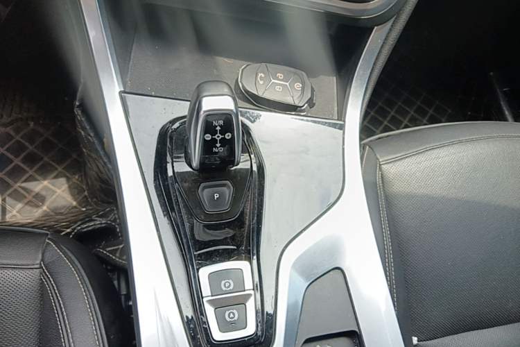 Used Lynk & Co 01 2017 2.0T Two-Wheel Drive Pro Edition Gear Lever