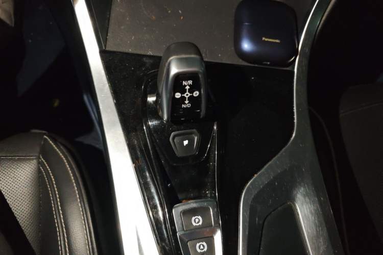 Used Lynk & Co 01 2017 2.0T Two-Wheel Drive Pro Edition Gear Lever
