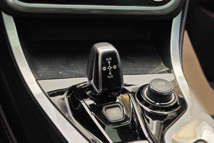 Used Lynk & Co 01 2017 2.0T Four-Wheel Drive Pro Edition Gear Lever