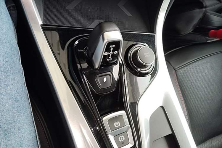 Used Lynk & Co 01 2017 2.0T Four-Wheel Drive Pro Edition Gear Lever