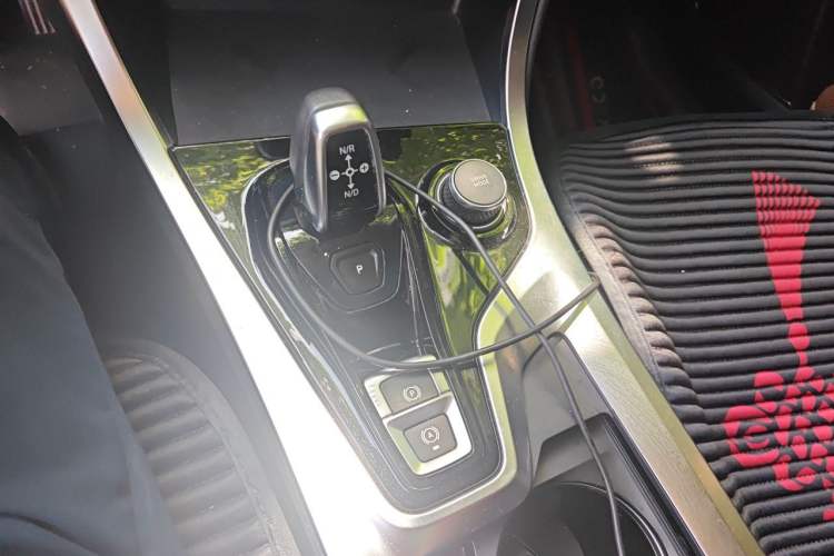 Used Lynk & Co 01 2017 2.0T Four-Wheel Drive Pro Edition Gear Lever
