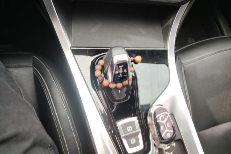 Used Lynk & Co 01 2017 2.0T Two-Wheel Drive Pro Edition Gear Lever