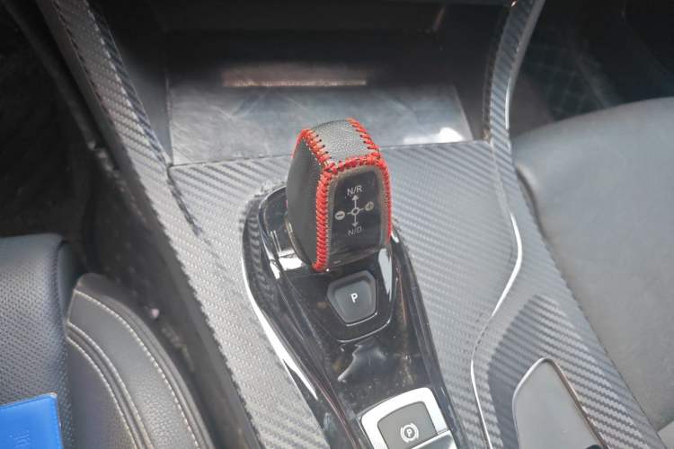 Used Lynk & Co 01 2017 2.0T Two-Wheel Drive Pro Edition Gear Lever