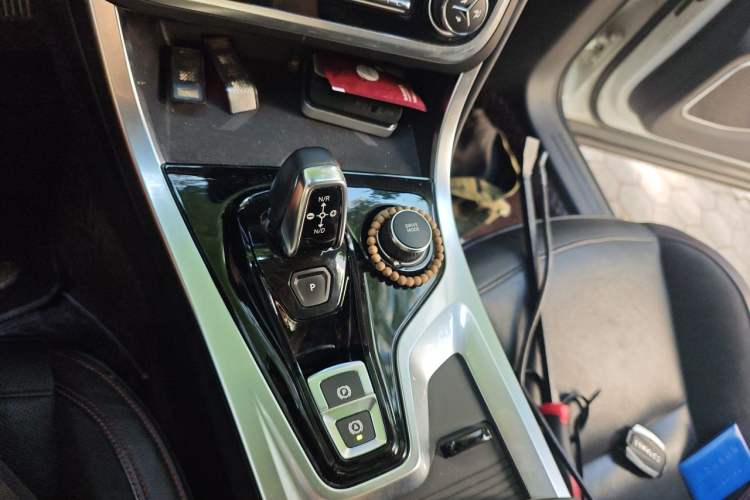 Used Lynk & Co 01 2017 2.0T Four-Wheel Drive Pro Edition Gear Lever