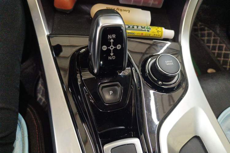 Used Lynk & Co 01 2017 2.0T Four-Wheel Drive Pro Edition Gear Lever
