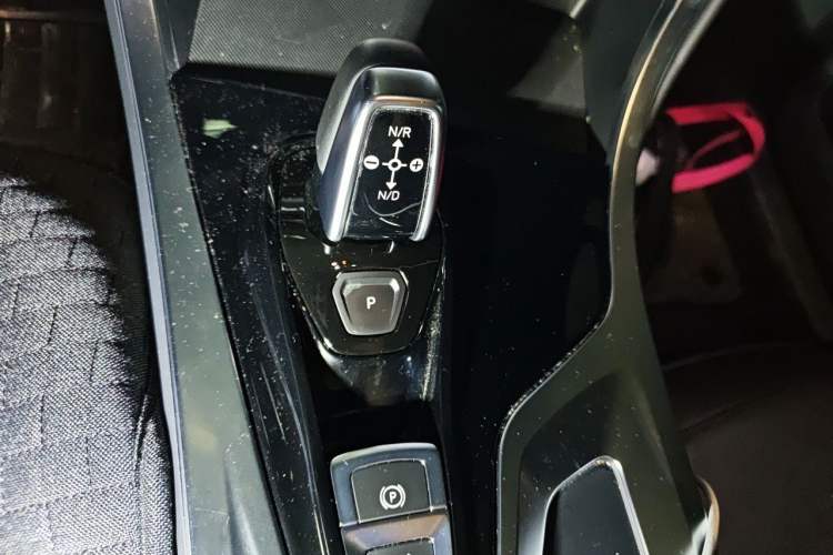 Used Lynk & Co 01 2017 2.0T Two-Wheel Drive Pro Edition Gear Lever