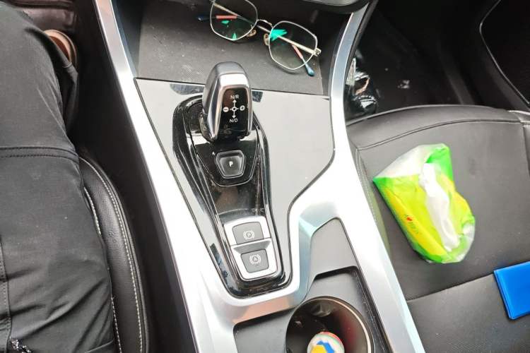 Used Lynk & Co 01 2017 2.0T Two-Wheel Drive Pro Edition Gear Lever