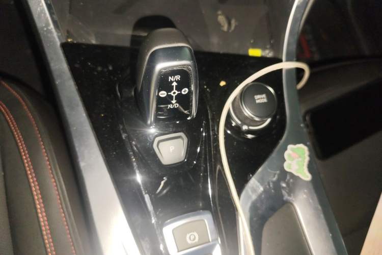 Used Lynk & Co 01 2017 2.0T Four-Wheel Drive Pro Edition Gear Lever