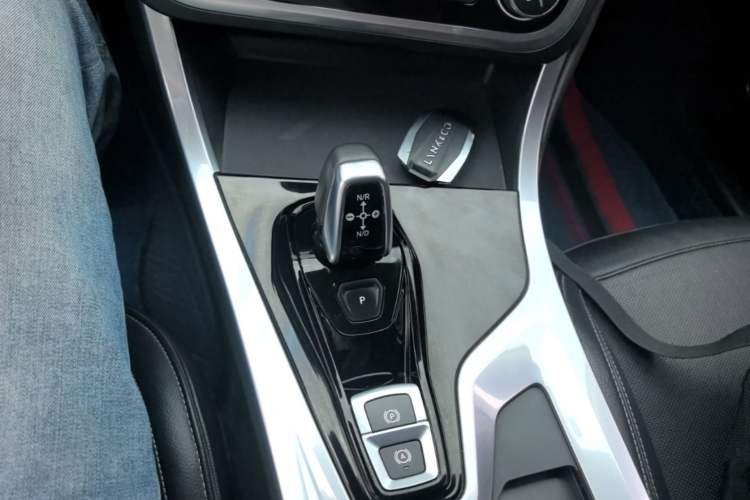 Used Lynk & Co 01 2017 2.0T Two-Wheel Drive Pro Edition Gear Lever