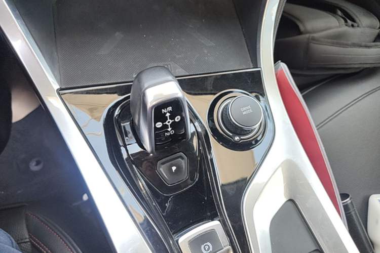 Used Lynk & Co 01 2017 2.0T Four-Wheel Drive Pro Edition Gear Lever