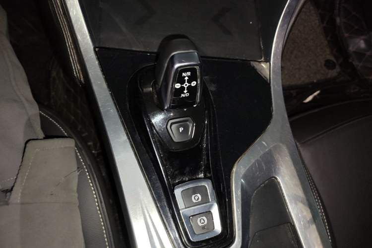 Used Lynk & Co 01 2017 2.0T Two-Wheel Drive Pro Edition Gear Lever