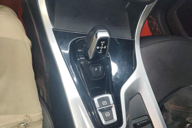 Used Lynk & Co 01 2017 2.0T Two-Wheel Drive Pro Edition Gear Lever